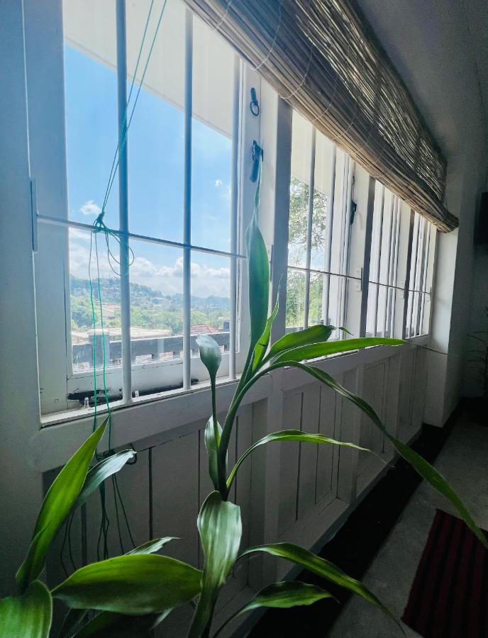 Louis Lake Villa Κάντι Εξωτερικό φωτογραφία