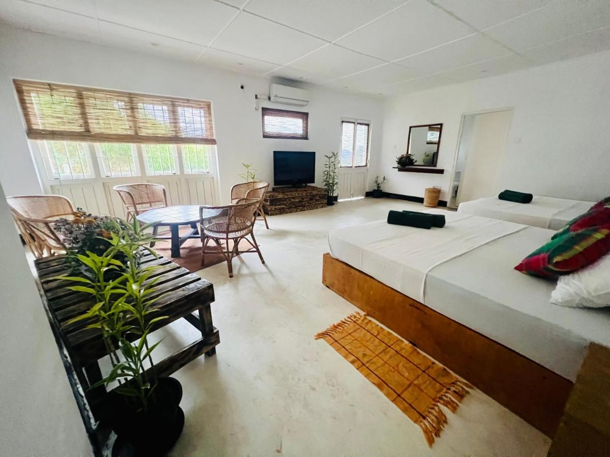 Louis Lake Villa Κάντι Εξωτερικό φωτογραφία