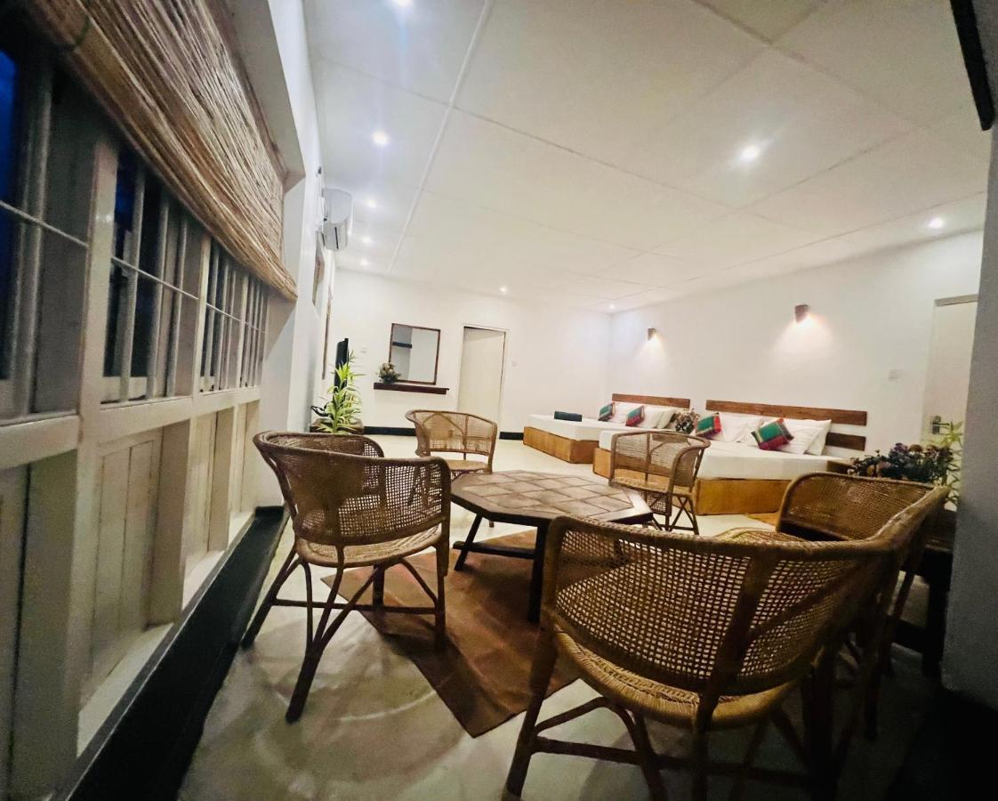 Louis Lake Villa Κάντι Εξωτερικό φωτογραφία