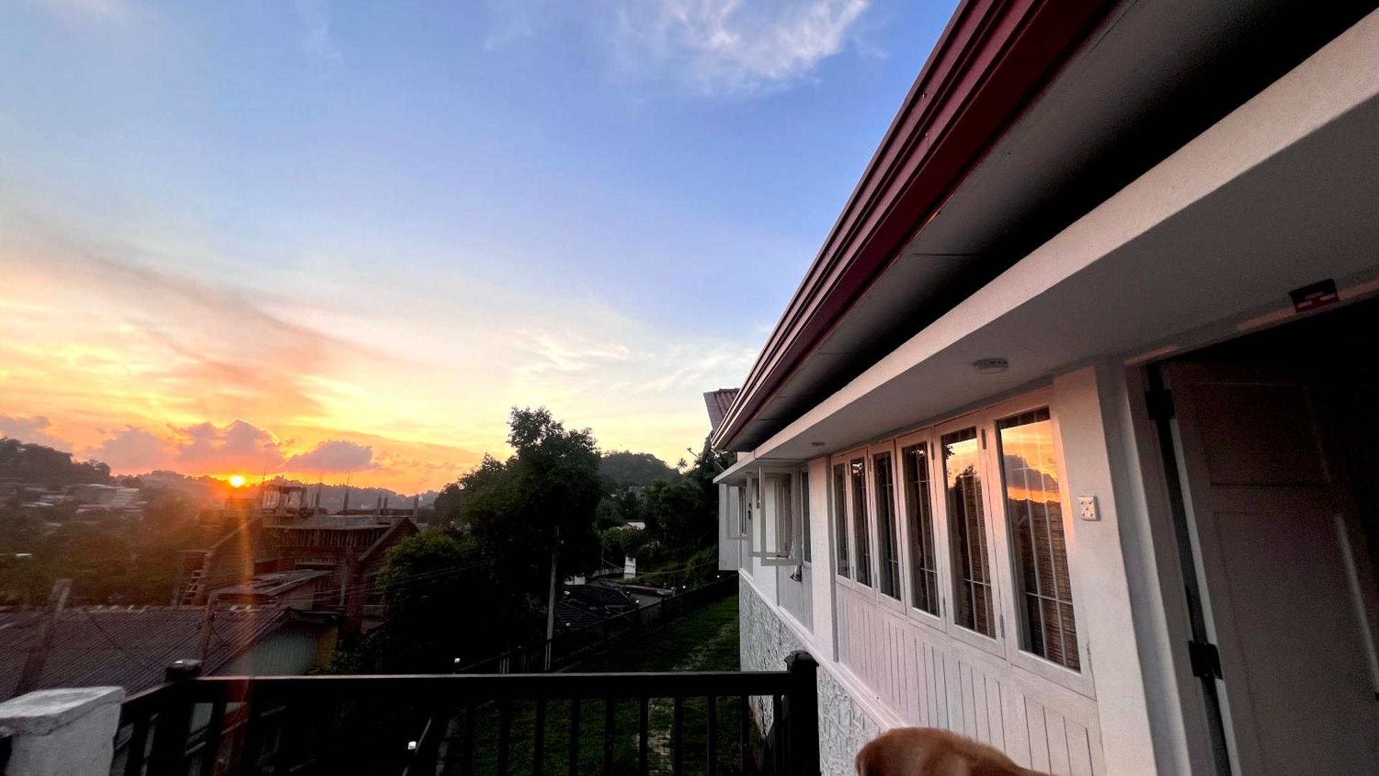 Louis Lake Villa Κάντι Εξωτερικό φωτογραφία